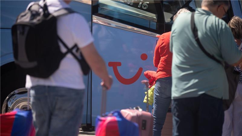 Besonders gefragt sind bei Tui in diesem Sommer Reiseziele wie Spanien einschließlich der Balearen und Kanaren. (Archivbild)