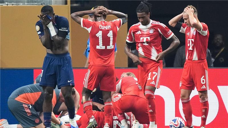Bestürzte Teamkollegen und Gegenspieler nach der Musiala-Verletzung.