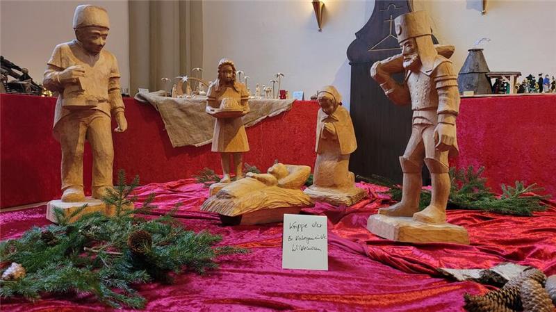 Besucher können beim Weihnachtsmarkt verschiedenste Krippen bestaunen, darunter auch, hier zu sehen, die Wildemanner Bergbau-Krippe.