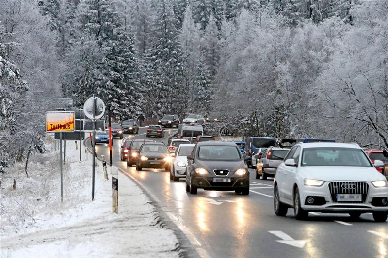 Besucheransturm auf den Harz: Mit einem Ski-Verleihverbot und verstärkten Kontrollen will der Landkreis Goslar die Touristenströme abschrecken.  Archivfoto: Neuendorf