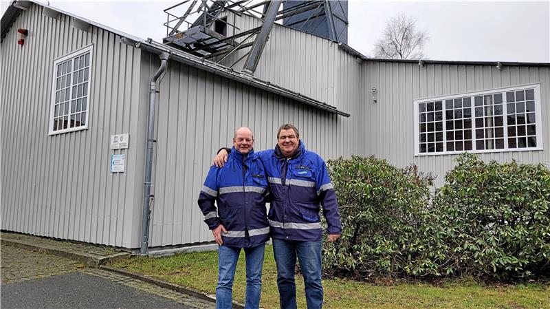 Betriebshofleiter Marcus Hödl (links) und Jürgen Alich arbeiten seit vielen Jahren eng zusammen. Foto: Skuza