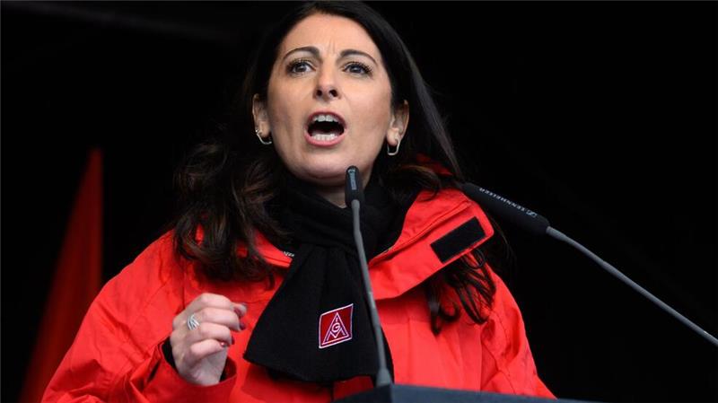 Betriebsratschefin Cavallo fordert von der Konzernspitze Kompromissbereitschaft. 
