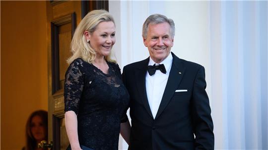 Bettina Wulff mit ihrem Ex-Partner, dem ehemaligen Bundespräsidenten Christian Wulff. Heute hat sie einen neuen Partner ‒ und einen neuen Job. (Archivbild)