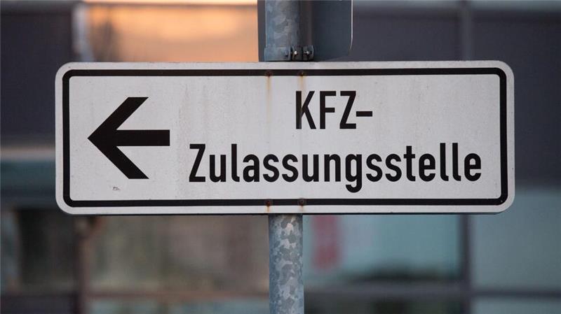 Bevor die Zulassungsstellen neue Kennungen ausgeben können, muss unter anderem eine Verordnung geändert werden. (Symbolbild)