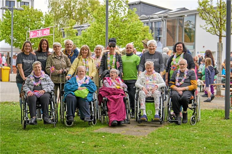 Gelebte Inklusion im Goslarer Theresienhof Bewohner und Mitarbeiter des Goslarer Theresienhofes haben sich nach Neuerkerode aufgemacht, um am Inklusionslauf teilzunehmen. Fotos: Privat