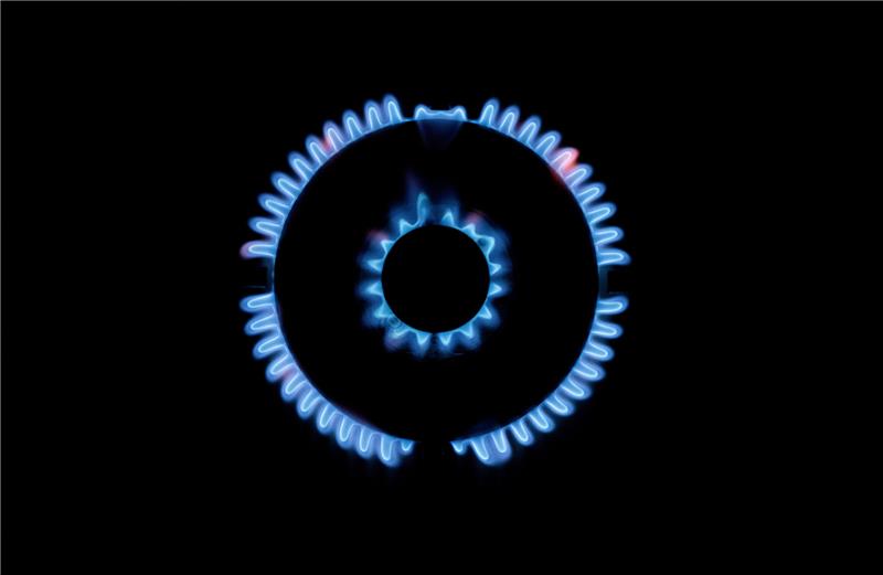 Gasumlage: Das kommt auf Sie zu Bezahlen müssen die Umlage alle Privathaushalte und Unternehmen, die Erdgas beziehen, um zu heizen, zu kochen, Wasser zuerwärmen oder Güter zu produzieren. Foto: Marijan Murat, pa/dpa