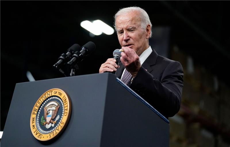 Biden mit Vorstoß zur Lockerung der Marihuana-Regeln Biden werde per Präsidentenerlass das Justiz- und das Gesundheitsministerium auffordern, die Bewertung von Cannabis beschleunigt zu prüfen, wie das Weiße Haus mitteilte.