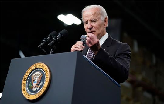Biden werde per Präsidentenerlass das Justiz- und das Gesundheitsministerium auffordern, die Bewertung von Cannabis beschleunigt zu prüfen, wie das Weiße Haus mitteilte.
