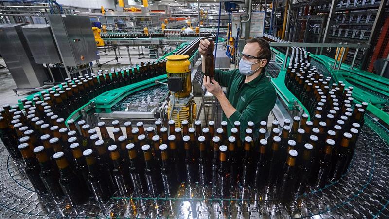 Bier gehört für viele Menschen nicht mehr zum Alltag. (Symbolbild)