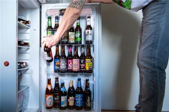 Bier ist ein Teil der nationalen Kultur. Foto: Laura Ludwig/dpa-tmn