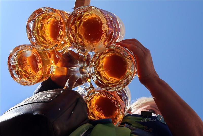 Bierbrauer und Hopfenbauern stecken in der Klemme Bierbrauer und Hopfenbauern befinden sich in einer schwierigen Lage.