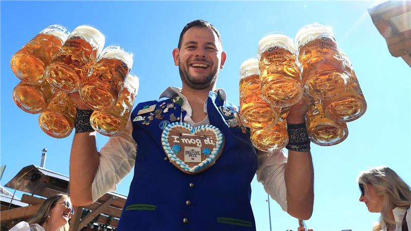 „Bitterer als jeder Hopfen“ - Bierabsatz auf Rekordtief Bierfeste wie die Münchner Wiesn reißen den Umsatz nicht raus.