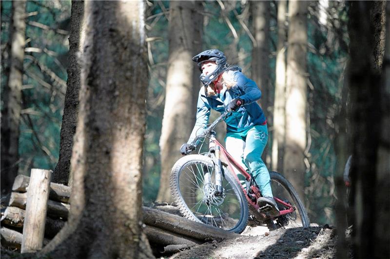 Racepark Schulenberg startet in die Saison Biker können ab sofort wieder die Strecken im Racepark nutzen – am Samstag findet ein Girlsday statt. Foto: Racepark Schulenberg