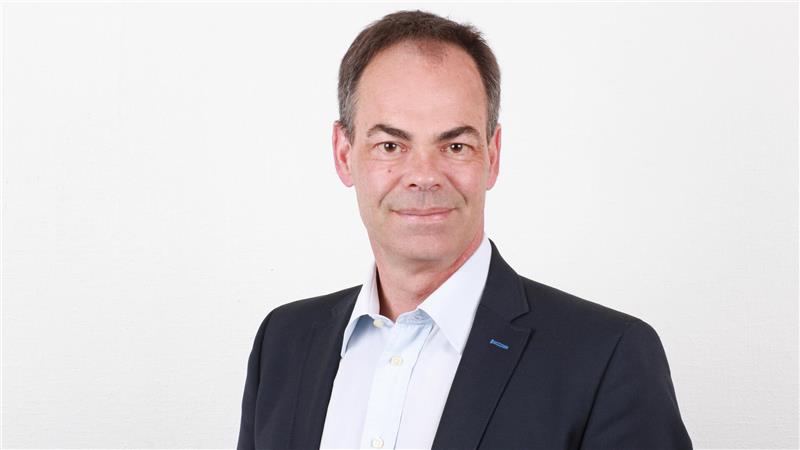 Heiße Geschenktipps: „Das Café ohne Namen“ Das Bild zeigt GZ-Chefredakteur Jörg Kleine