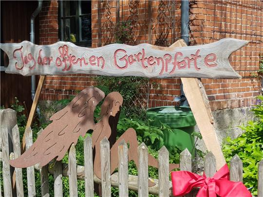 Neun Blumenfreunde laden zum Schauen ein