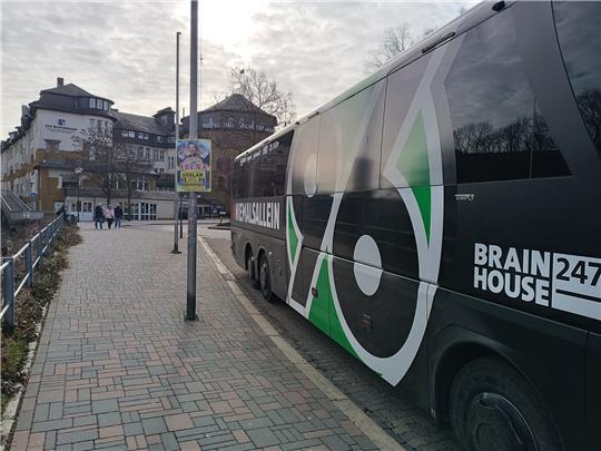 Vor dem Derby: Was macht der Hannover-96-Bus in Goslar?