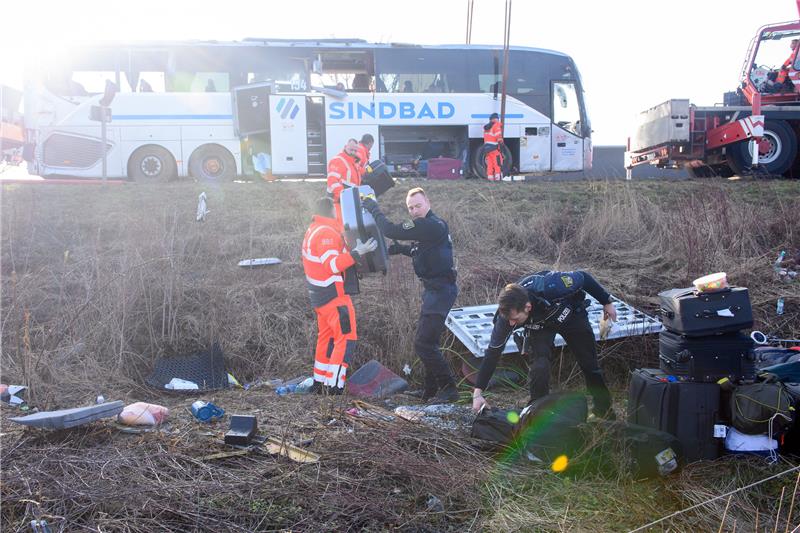 Irxleben: 35 Verletzte bei Busunglück auf A2 Irxleben: 35 Verletzte bei Busunglück auf A2