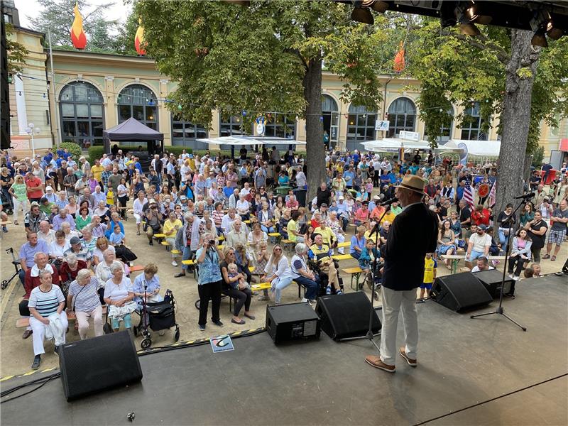 Der Party-Samstag beginnt mit einem Umzug – die schönsten Fotos Der Party-Samstag beginnt mit einem Umzug – die schönsten Fotos
