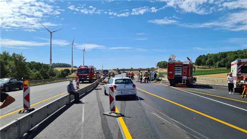 Drei Schwerverletzte von A7-Unfall nicht in Lebensgefahr Drei Schwerverletzte von A7-Unfall nicht in Lebensgefahr