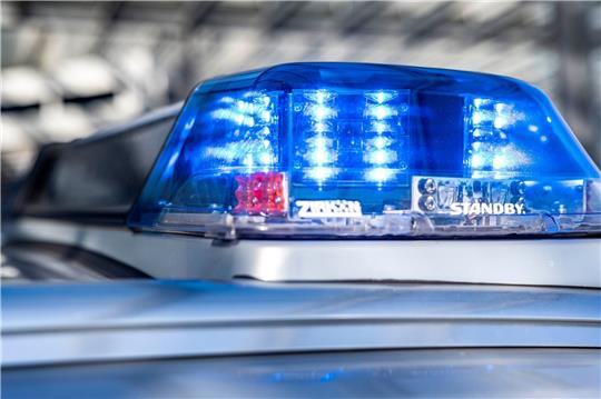 Kupferdiebe montieren Regenrinnen von zwei Kirchen ab