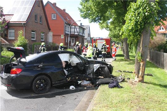 Kniffliger Scheunenbrand und schwere Unfälle auf L500
