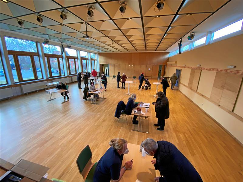 Viel los beim Impftermin im Freizeitzentrum Harlingerode