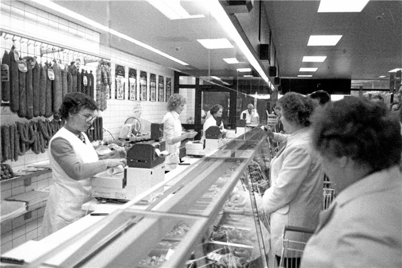 Bis 1981 hatte das Kaufhaus eine eigene Fleischerei.  Archivfoto: Meier-Cortés