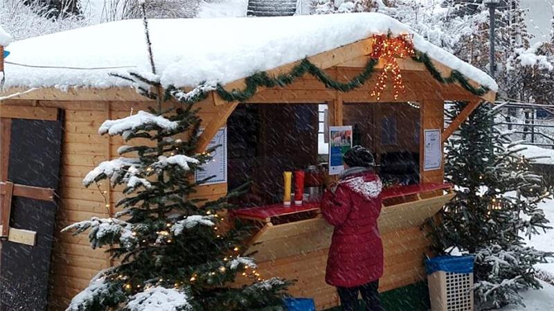Bis 2023 hat sich das Landhotel „Alte Aue“ mit seiner Hütte noch am Altenauer Wintermarkt im Marktgarten beteiligt. Ab diesem Jahr geht das Hotel in der Adventszeit aber eigene Wege.