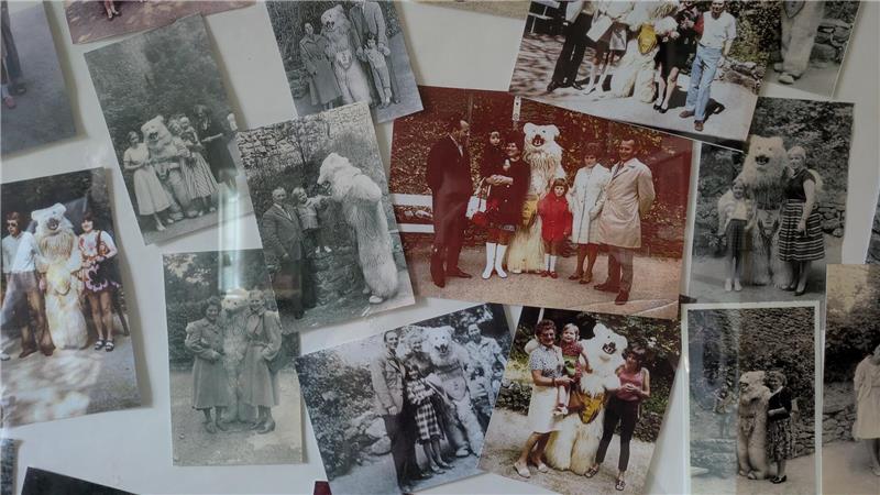 Das sind Bad Harzburgs kurioseste Tiergeschichten Bis Anfang der 1990er empfängt das Eisbär-Maskottchen Burgberg-Besucher auf dem Gipfel.