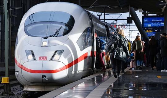Bis zu 30 Mal mehr als der Flugzeug kann eine Bahnreise durch Europa kosten.