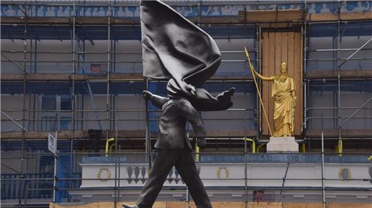 Bisher gibt es keine offizielle Bestätigung dafür, dass der britische Künstler Banksy hinter diesem Kunstwerk steckt.