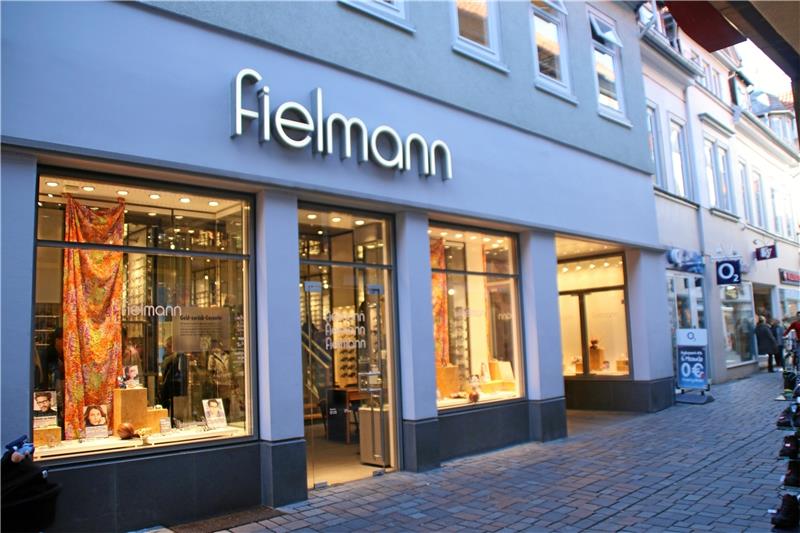 Bisher hat die Optiker-Kette ihre Goslarer Filiale in der Fischemäkerstraße 15. Zwei Häuser weiter soll das Geschäft ab Sommer mehr Platz haben.  Foto: Hemmersmeier