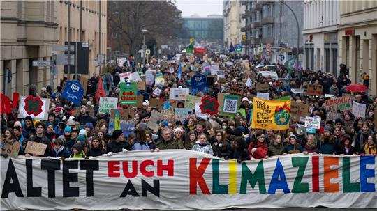 Bislang gibt es EU-Klimaziele für 2030 und 2050. Laut EU-Klimagesetz muss es auch ein verbindliches Ziel für 2040 geben. 