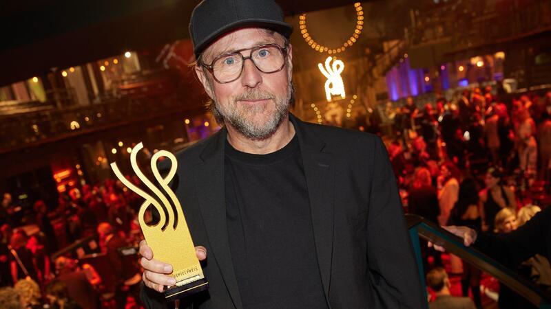 Schauspielpreis für Franziska Hartmann in „Monster im Kopf“ Bjarne Mädel wurde gemeinsam mit seiner Kollegin Katrin Wichmann für ihren Auftritt in dem ARD-Krimi „Sörensen fängt Feuer“ in der Kategorie „Duo“ geehrt.