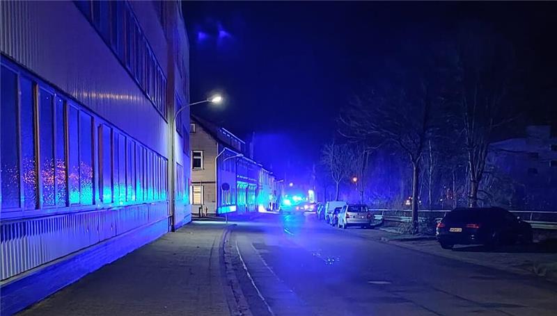 Gerüchte um Geiselnahme in Seesen: Das sagt die Polizei Blaulicht in der Harzstraße am Sonntagabend.