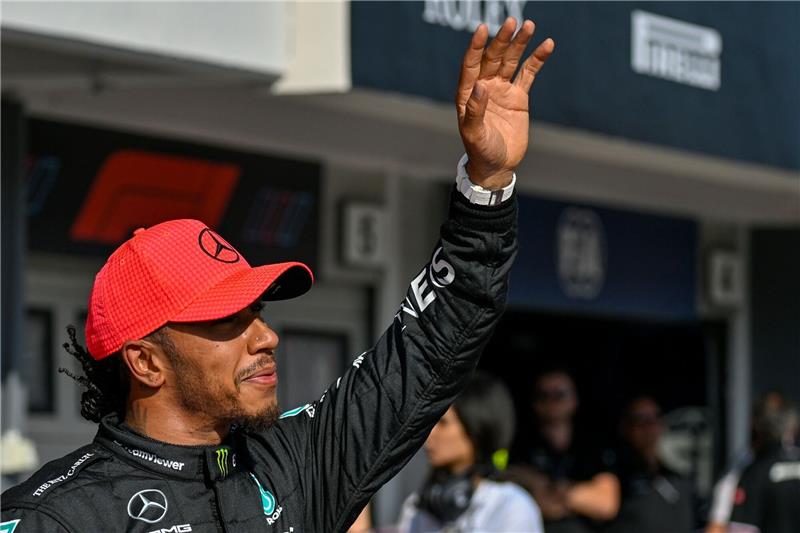 Bleibt Mercedes treu: Rekordweltmeister Lewis Hamilton.
