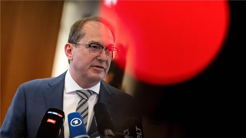 Dobrindt: SPD-Beschluss zu AfD-Verbotsantrag „kein Auftrag“ Bleibt bei seinen Bedenken gegen einen AfD-Verbotsantrag: Alexander Dobrindt. (Archivbild)