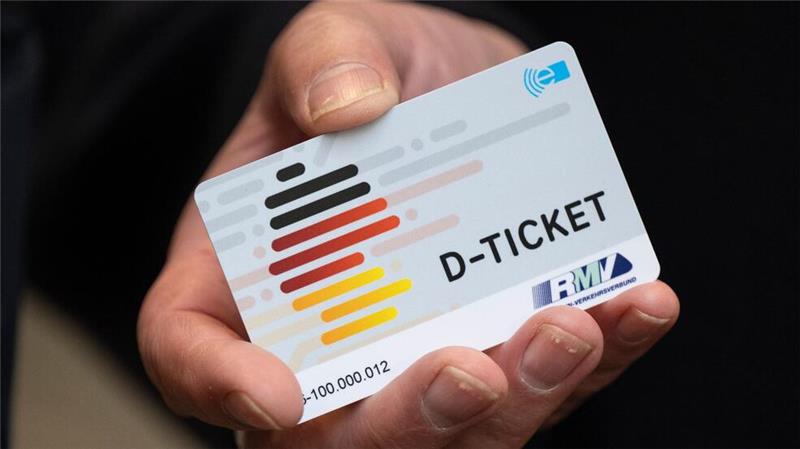 Söder: Union wird Lösung für Deutschlandticket finden Bleibt das Deutschlandticket auf Dauer bestehen? Die Union hat sich bislang noch nicht festgelegt.
