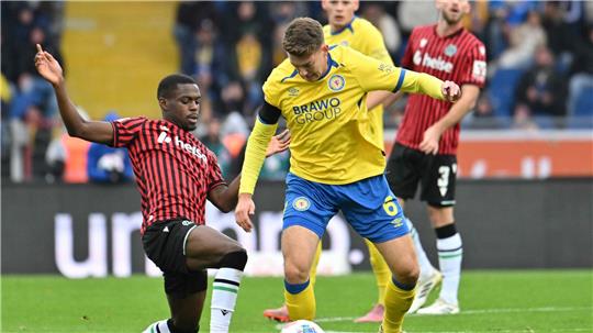 Bleibt in Braunschweig: Die bisherige Nürnberger Leihgabe Florian Flick (r).