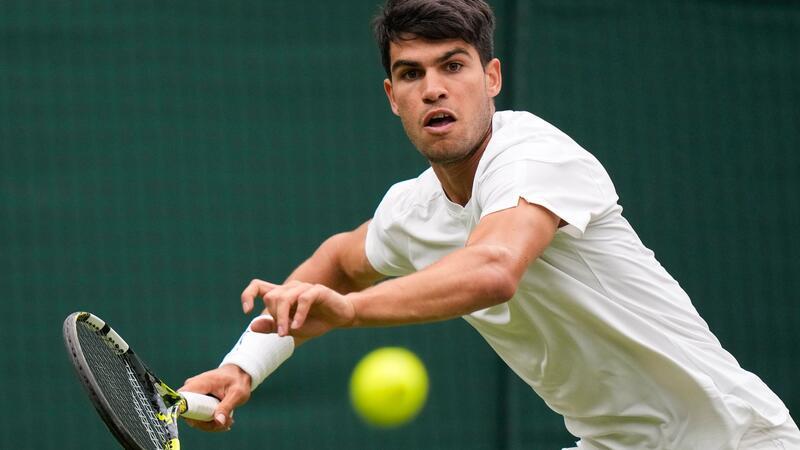 Alcaraz ohne Satzverlust in Wimbledon in Runde drei Bleibt in Wimbledon ohne Satzverlust: Carlos Alcaraz.