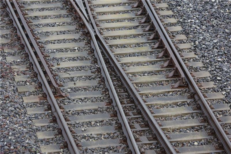 Blick auf Bahngleise.