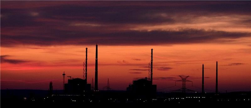 Blick auf das Atomkraftwerk Kosloduj am frühen Morgen.