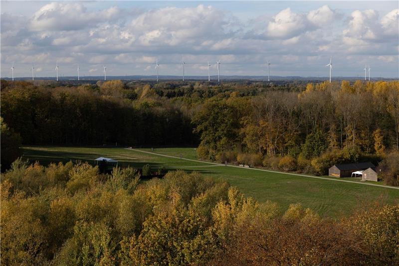Varusschlacht in Kalkriese? - Metallanalysen sprechen dafür Blick auf das Grabungsgelände vom Museum «Varusschlacht im Osnabrücker Land - Museum und Park Kalkriese». Eine neue wissenschaftliche Methode bestätigt Kalkriese als Ort der Varusschlacht.