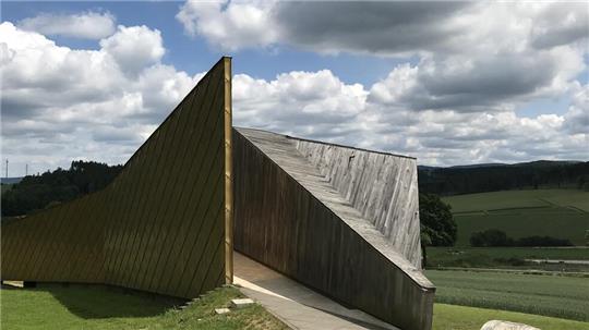 Blick auf das Info-Gebäude der Römerschlacht am Harzhorn