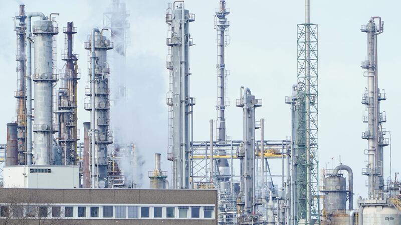 Blick auf das Werksgelände des Chemiekonzerns BASF.