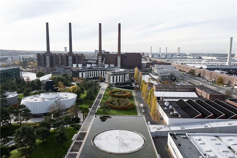 Blick auf das Werksgelände von Volkswagen in Wolfsburg.
