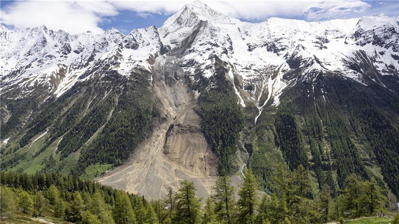 Wie kam es zum Gletscherabbruch – und folgen weitere? Blick auf den Birchgletscher, einen Tag nachdem eine massive Lawine ins Tal abgegangen ist.