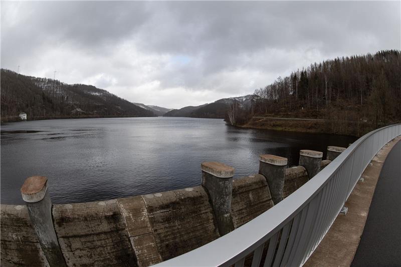 Harzwasserwerke prüfen Talsperren-Neubau Blick auf den Oderstausee im Harz. Foto: Swen Pförtner