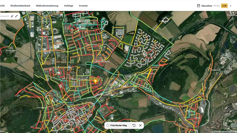 Goslars Schlaglöchern digital auf der Spur Das Foto zeigt eine Karte der Goslarer Straßen, die von grün bis rot farbig markiert sind. Grün steht für gute Straßen, rot für schlechte Straßen. Viele Straßen in Goslar sind rot markiert.