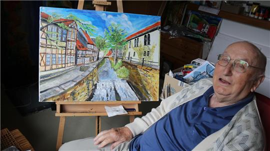 Blick auf die Abzucht: Gerhard Laue malt gern Goslarer Motive.